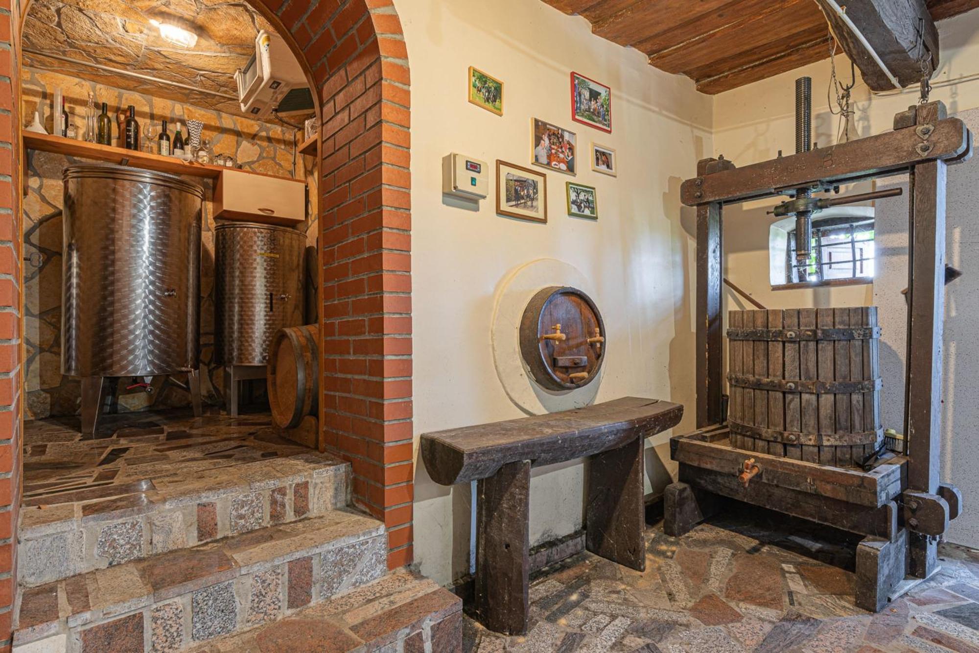 Vineyard Cottage Brodaric - Happy Rentals Metlika Exterior photo